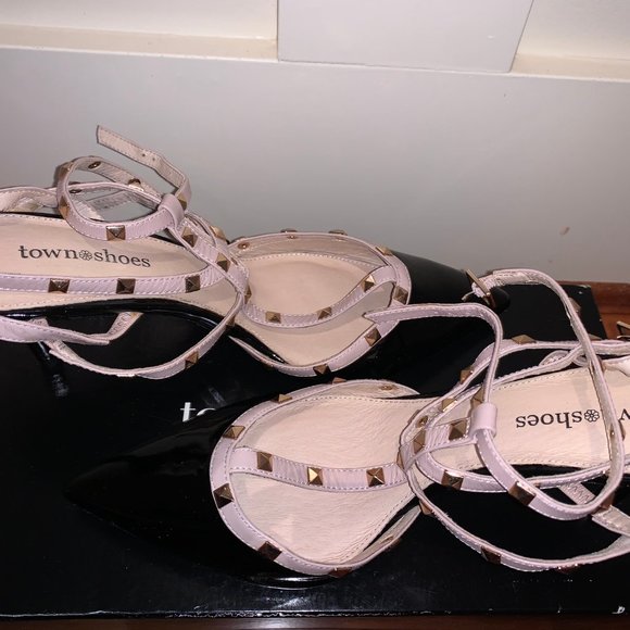 Closed toe stud heels - Picture 2 of 2